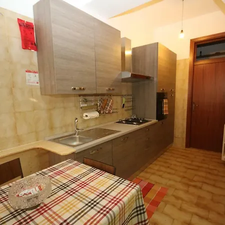 Universal Apartment *